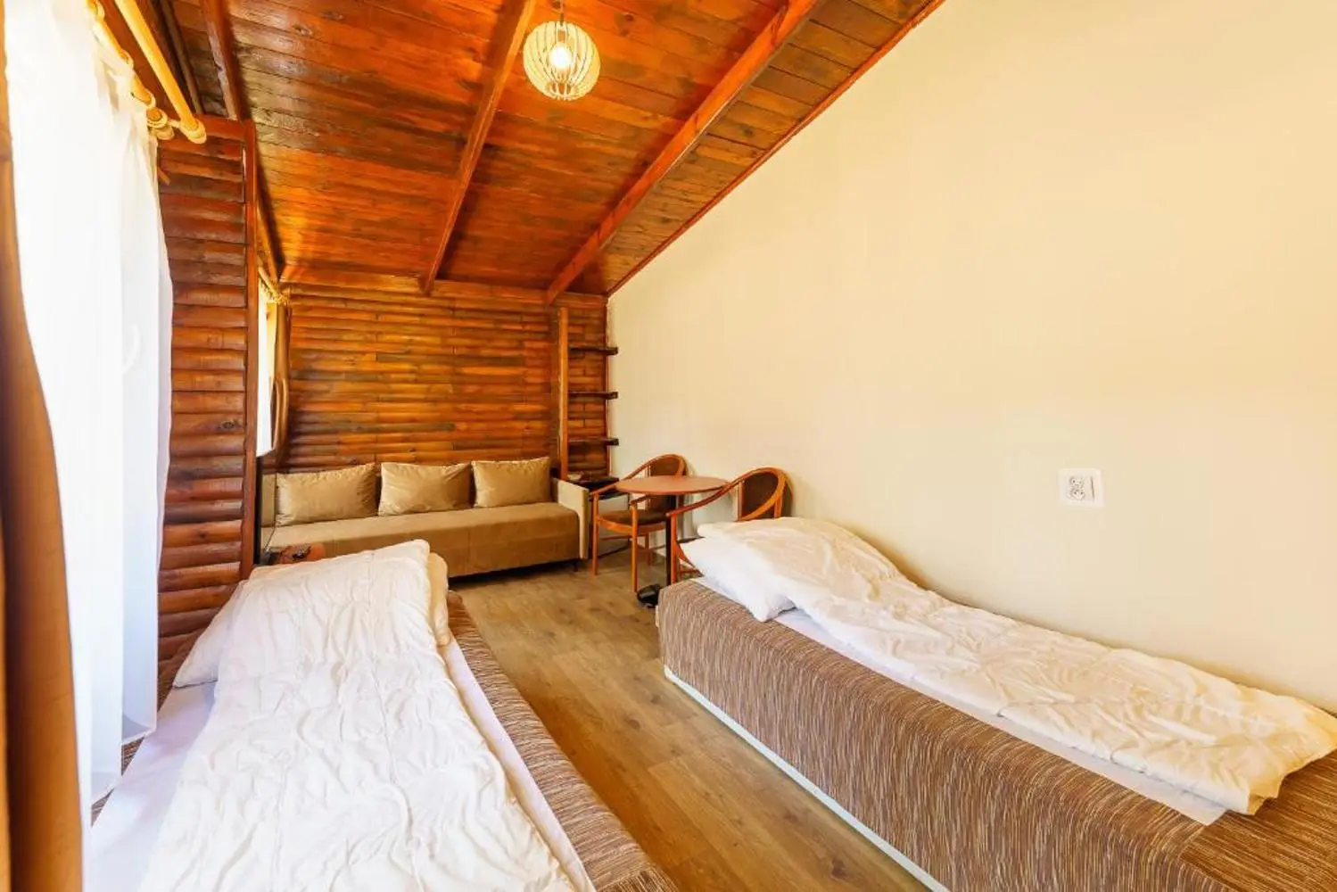 Spacious Family Cottage with Large Terrace