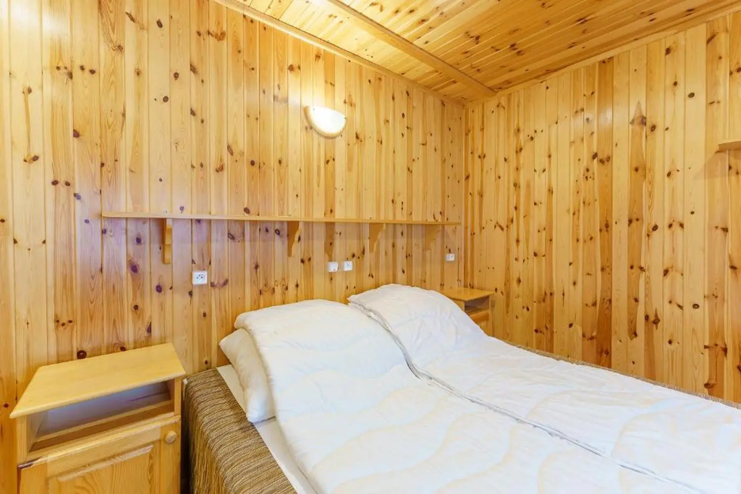 Wooden Comfort Cottage with Covered Terrace